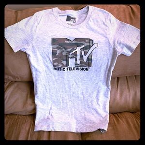 Gray MTV t-shirt